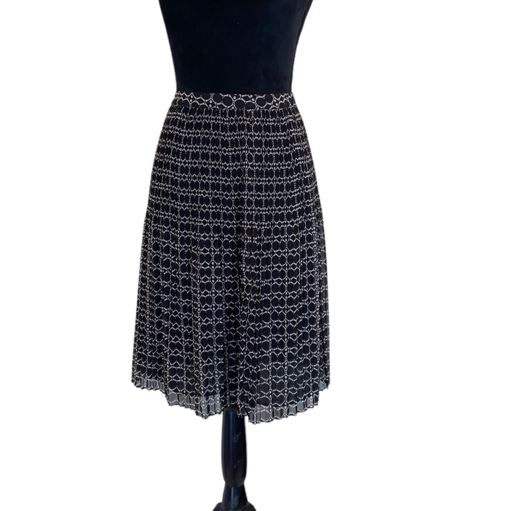 Lord & Taylor pleated black & brown print business casual lined skirt size 2